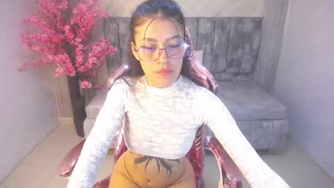helena1_s online show from 09-25-25, 08:12