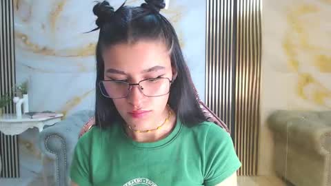 helena1_s online show from 09-29-25, 08:24