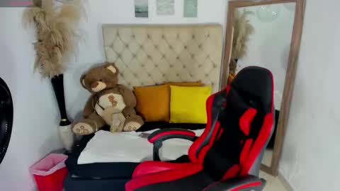 HELENA COPPER online show from 01-18-26, 12:47