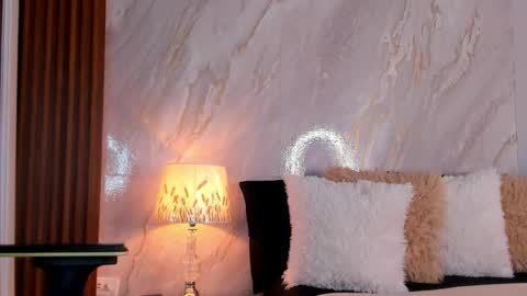 Helena Santos  online show from 01-18-26, 11:47