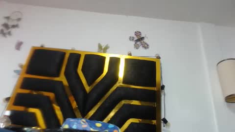 Snapshot of helenahotwet chatting on 10-12-25, 01:10 helenahotwet online show from 10-12-25, 01:10