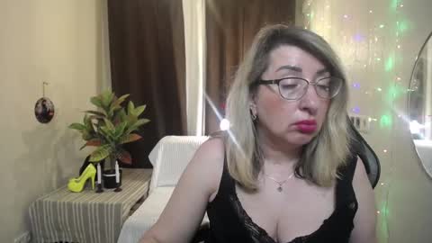 helenenigma online show from 01-30-25, 02:06