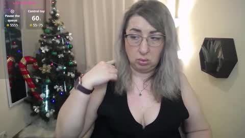 helenenigma online show from 12-17-25, 07:53