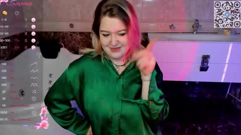 helenhartt online show from 11-16-25, 01:55