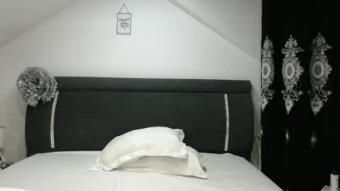 Snapshot of helenhelly chatting on 01-09-25, 07:31 helenhelly online show from 01-09-25, 07:31