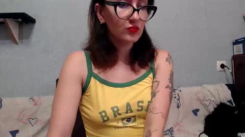 Snapshot of helenred chatting on 11-01-25, 09:22 HelenRed online show from 11-01-25, 09:22