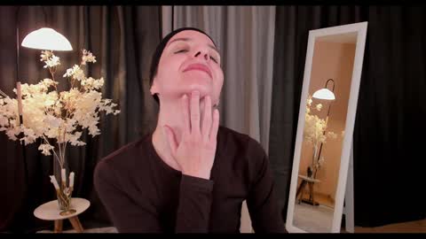 Helen online show from 02-08-25, 11:55