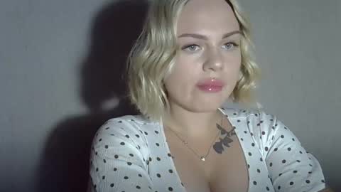 helga_now online show from 09-22-25, 08:33