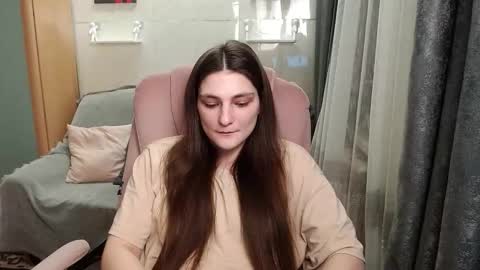 Snapshot of helgamun chatting on 11-17-25, 12:33 helgamun online show from 11-17-25, 12:33