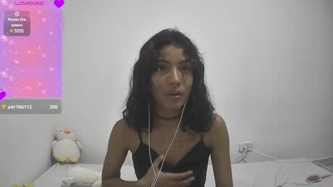 Helia Transfem and Amy online show from 01-01-25, 05:22