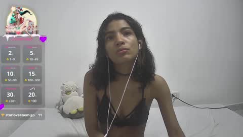 Helia Transfem and Amy online show from 01-05-25, 07:49