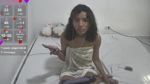 Helia Transfem and Amy online show from 01-06-25, 03:08