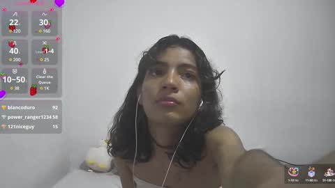 Helia Transfem and Amy online show from 01-06-25, 06:10