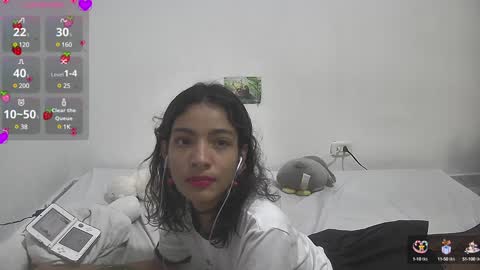Helia Transfem and Amy online show from 01-10-25, 02:34