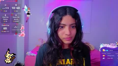 Snapshot of helia_n_amy chatting on 02-05-26, 03:55 Helia Transfem and Amy online show from 02-05-26, 03:55