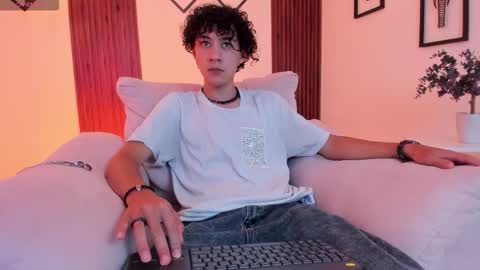 helios_obscuro online show from 11-01-25, 02:57