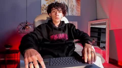 helios_obscuro online show from 11-18-25, 05:23