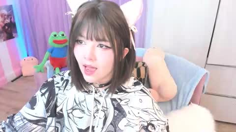 Snapshot of hell_fairy chatting on 11-13-25, 03:16 Laura online show from 11-13-25, 03:16