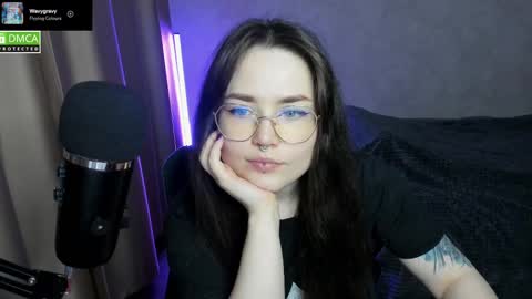 Red online show from 02-12-25, 05:58