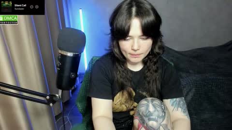 Red online show from 11-26-25, 06:42