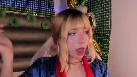 hellen__smith_ online show from 03-18-26, 08:56