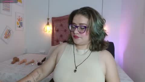 HELLEN online show from 09-17-25, 03:35