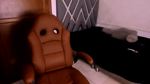 Juliet online show from 09-28-25, 07:52