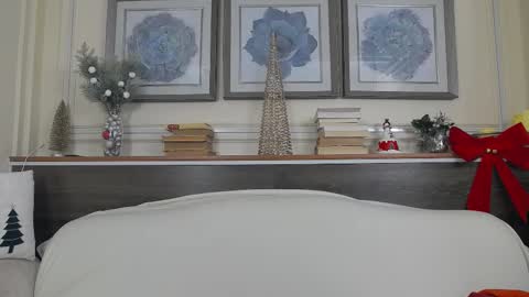    online show from 12-18-25, 04:18