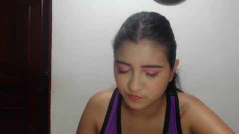 Snapshot of hellennmoon chatting on 02-09-25, 12:28 Hellen online show from 02-09-25, 12:28