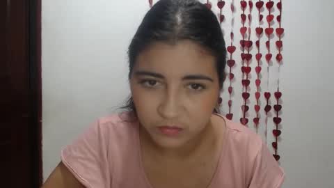 Snapshot of hellennmoon chatting on 02-25-25, 01:06 Hellen online show from 02-25-25, 01:06