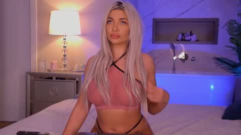 hellenroyy online show from 10-20-25, 03:29