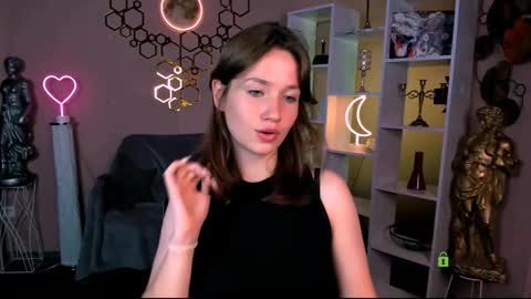 Helli online show from 10-17-25, 07:16