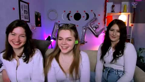 Snapshot of helli_belli chatting on 02-12-26, 08:15 Helli online show from 02-12-26, 08:15