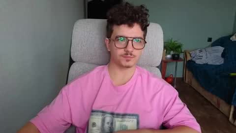 Snapshot of hellish_sugar chatting on 11-07-25, 08:47 Remy online show from 11-07-25, 08:47