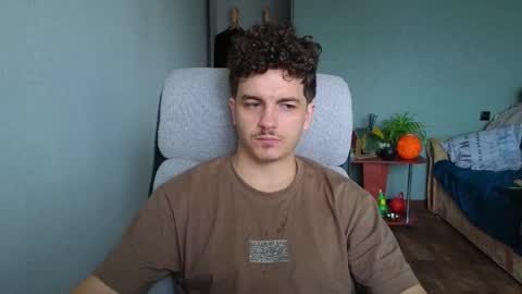 Snapshot of hellish_sugar chatting on 11-17-25, 09:26 Remy online show from 11-17-25, 09:26