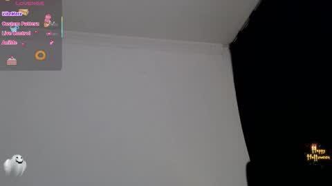 Snapshot of hello_candy chatting on 10-30-25, 10:21 Candy online show from 10-30-25, 10:21