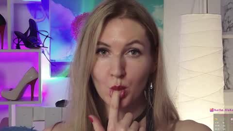 Alisia  Monday to Friday from 10 am to 4 pm GMT 2 online show from 01-10-25, 11:22