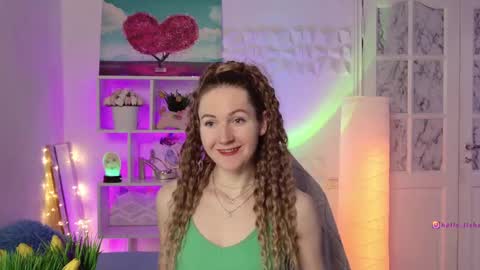 Alisia  Monday to Friday from 10 am to 4 pm GMT 2 online show from 02-18-25, 08:05