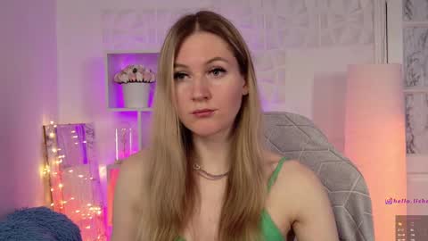 Alisia  Monday to Friday from 10 am to 4 pm GMT 2 online show from 03-05-25, 09:05
