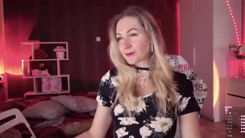 Alisia  Monday to Friday from 10 am to 4 pm GMT 2 online show from 09-25-25, 08:18
