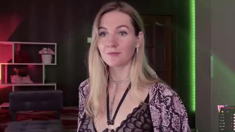 Alisia  Monday to Friday from 10 am to 4 pm GMT 2 online show from 10-14-25, 08:15