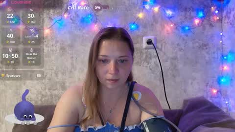 Mila online show from 09-30-25, 04:12