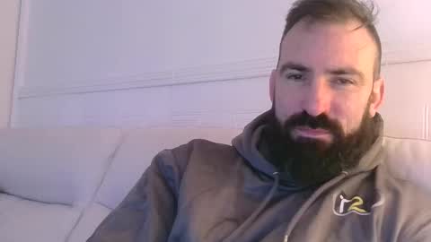 hellobunbunx0 online show from 10-17-25, 08:06