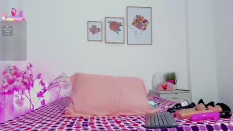 Hellzel online show from 10-09-25, 07:23