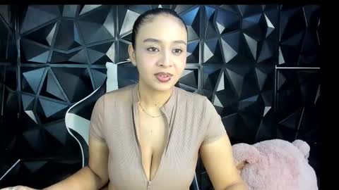 heluehorny13 online show from 01-10-26, 04:42