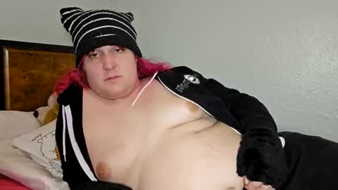 Snapshot of henmasterson chatting on 02-12-26, 11:55 henmasterson online show from 02-12-26, 11:55