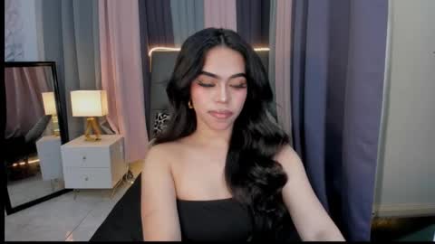 Snapshot of hennessygoddess69 chatting on 12-21-24, 03:03 HENNESSY online show from 12-21-24, 03:03