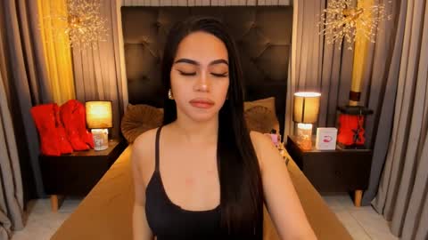 Snapshot of hennessygoddess69 chatting on 01-14-25, 03:36 HENNESSY online show from 01-14-25, 03:36