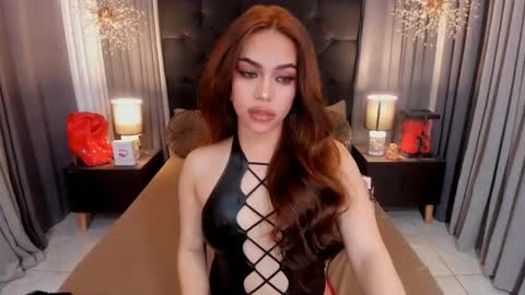Snapshot of hennessygoddess69 chatting on 02-04-25, 05:10 HENNESSY online show from 02-04-25, 05:10