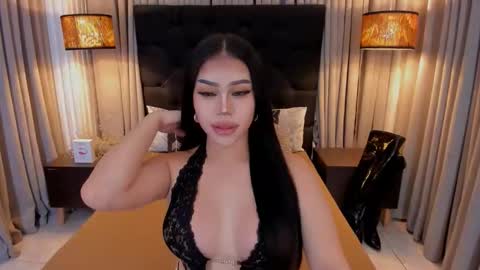 Snapshot of hennessygoddess69 chatting on 10-19-25, 01:45 HENNESSY online show from 10-19-25, 01:45